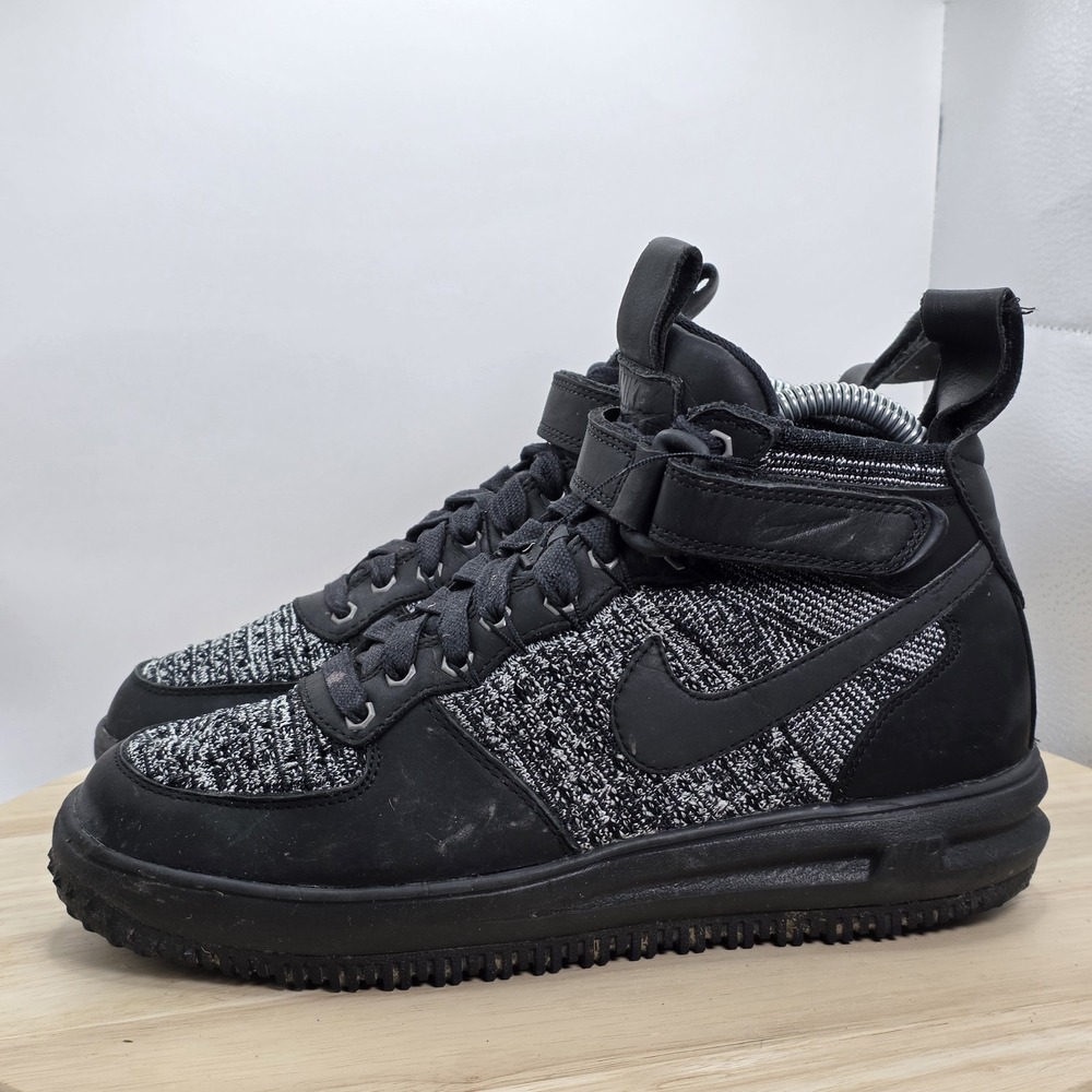 Womens size 7.5 - Nike Lunar‎ Force 1 Flyknit Black White Oreo Shoes 860558-001